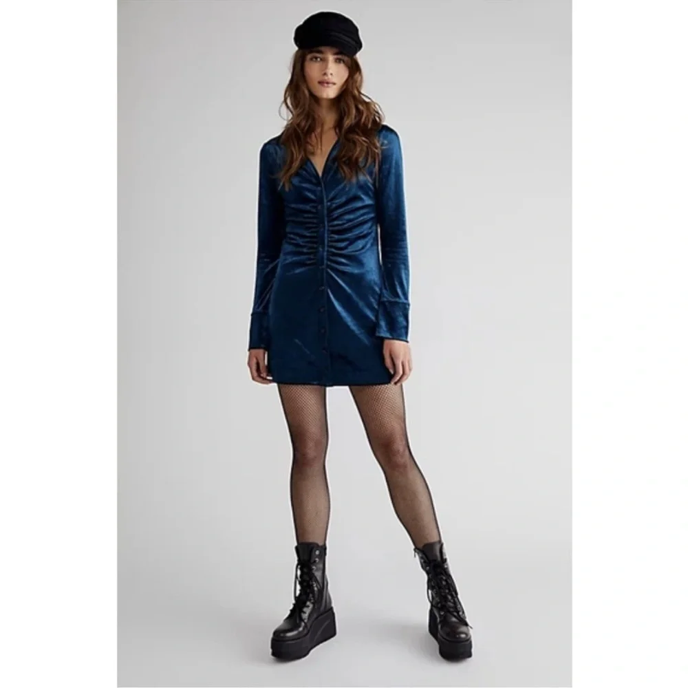 NWT FREE PEOPLE Shayla Blue Velvet Button Down Mini Dress Size Large